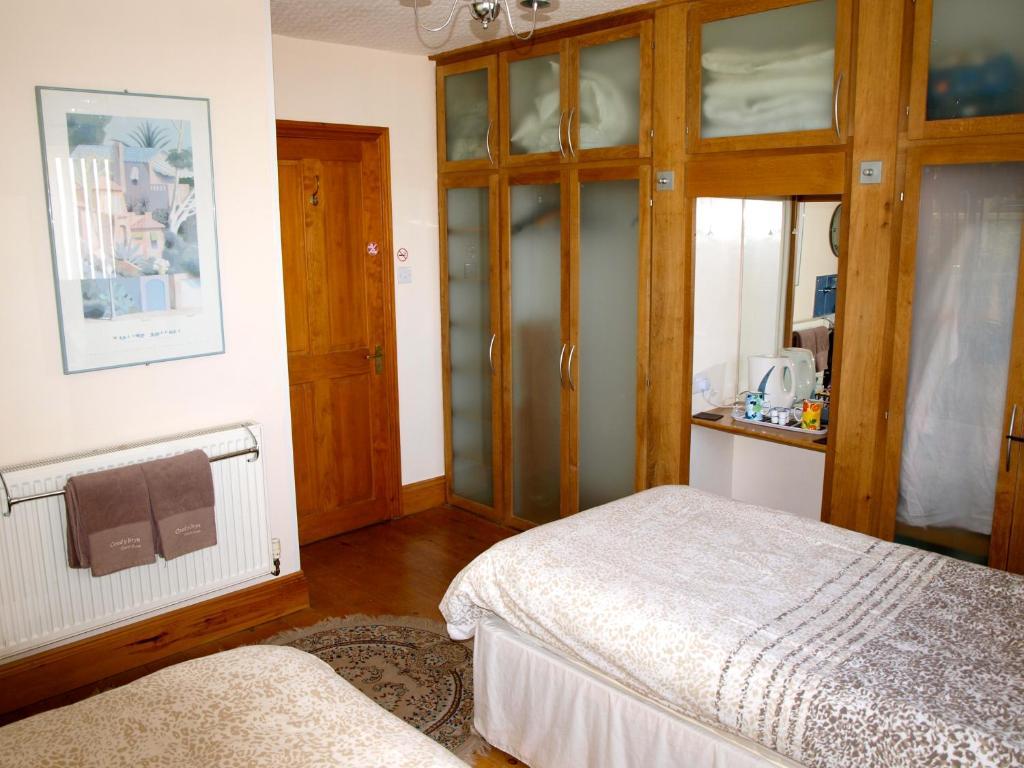Coed Y Bryn Bed & Breakfast Cardigan Phòng bức ảnh